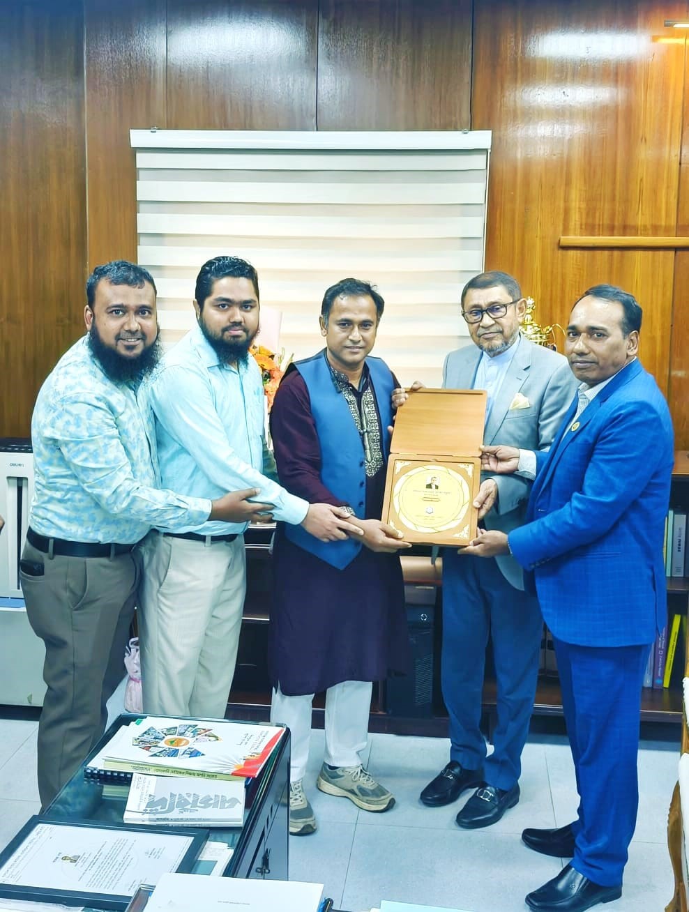 
																				বাংলাদেশ ডেন্টাল হেলথ সোসাইটির পক্ষ থেকে স্বাস্থ্য মন্ত্রী ও প্রতিমন্ত্রীকে ফুলেল শুভেচ্ছা